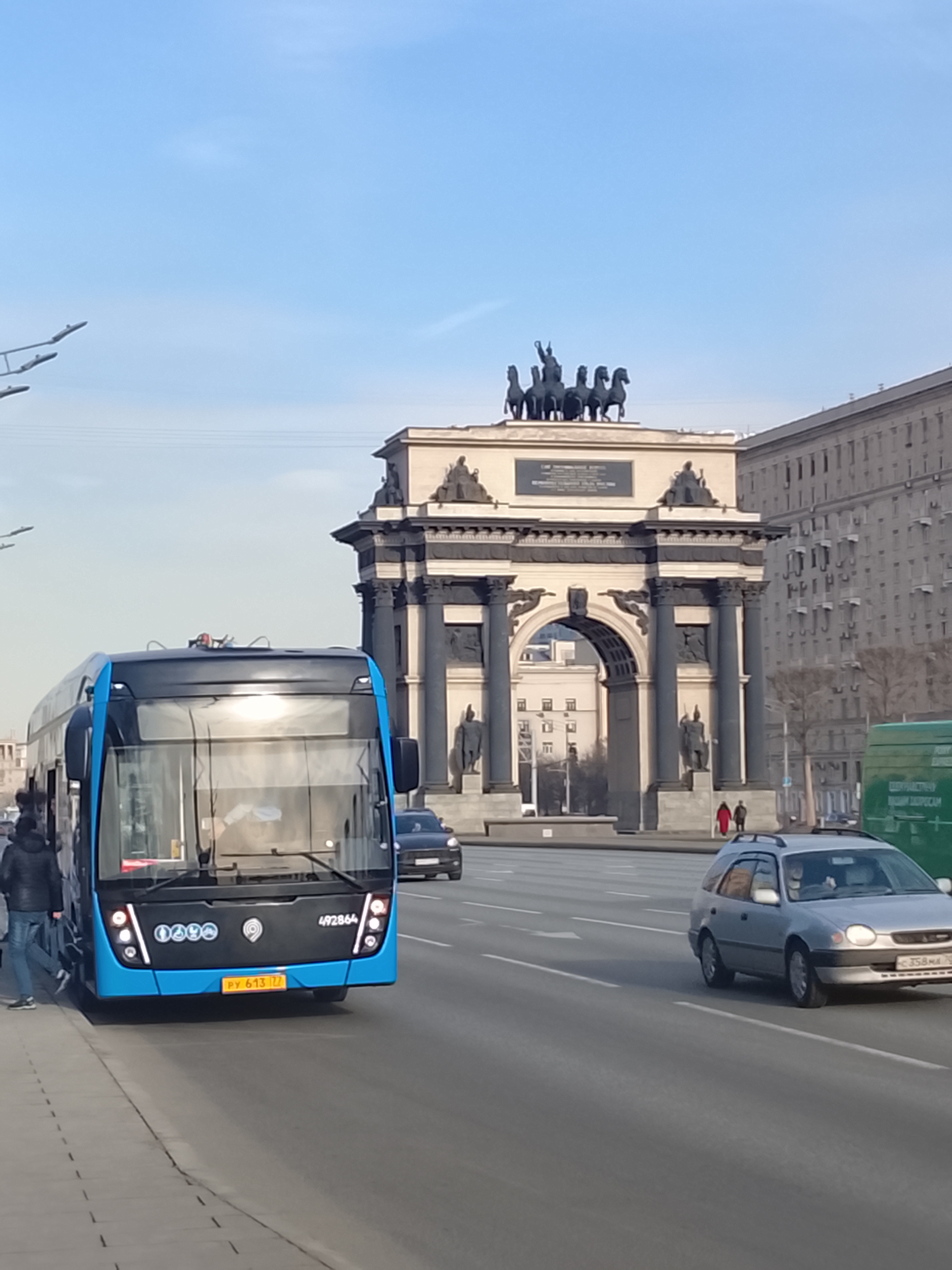 Необычная прогулка по Москве на городском транспорте